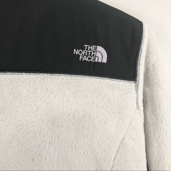 The North Face Light Gray Denali Fleece Jacket - Picture 4 of 6